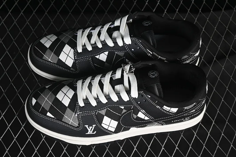 All categories Nk SB Dunk Series Nk SB Dunk Low High-end customized low-top sneakers Nike SB Dunk Low LV co-branded black and white mesh High-end customized low-top casual sneakers SC0601-460